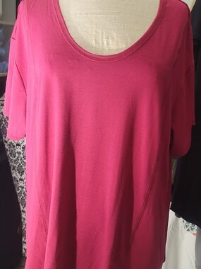 Xersion Womens Quick-Dri Short Sleeve Performance Tee - Fusia